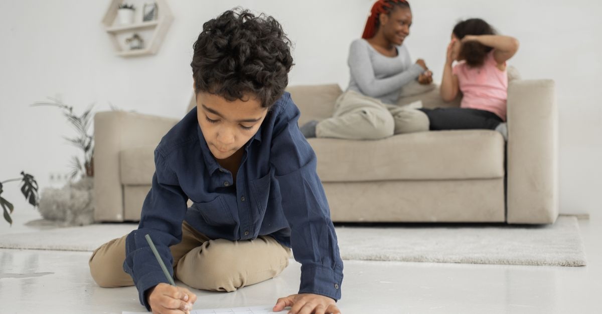 Allenare la concentrazione dei bambini: esercizi pratici e divertenti da fare ogni giorno