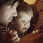 Schermi e bambini: strategie intelligenti per una gestione serena in famiglia