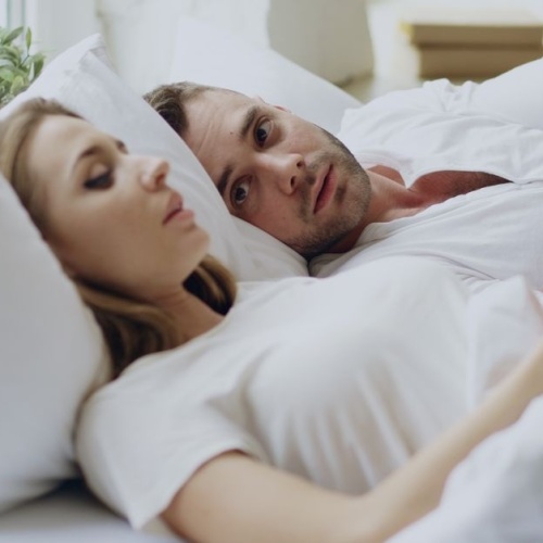 Quando l’intimità si spegne: come affrontare la mancanza di sesso nella coppia (senza colpe e senza tabù)
