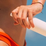 Pelle dorata tutto l’anno: la guida all’abbronzatura naturale senza sole
