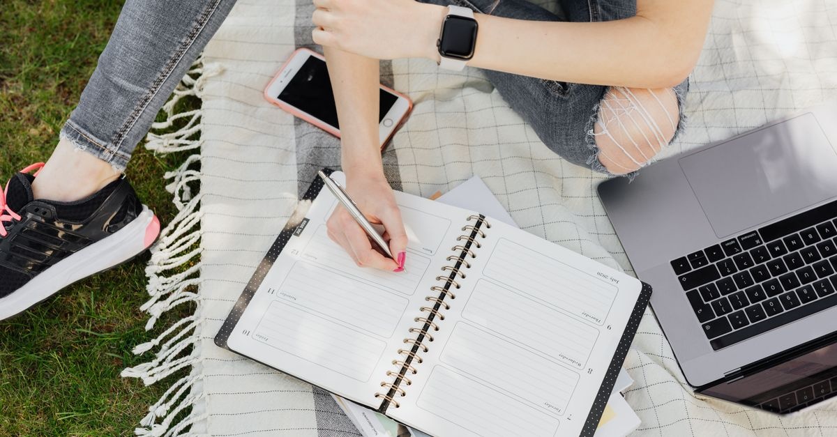 Il tuo percorso fitness al femminile: come creare un diario di allenamento che ti motivi ogni giorno